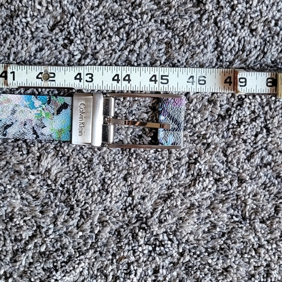 Calvin Klein Floral Twist Reversible Belt - Picture 9 of 10